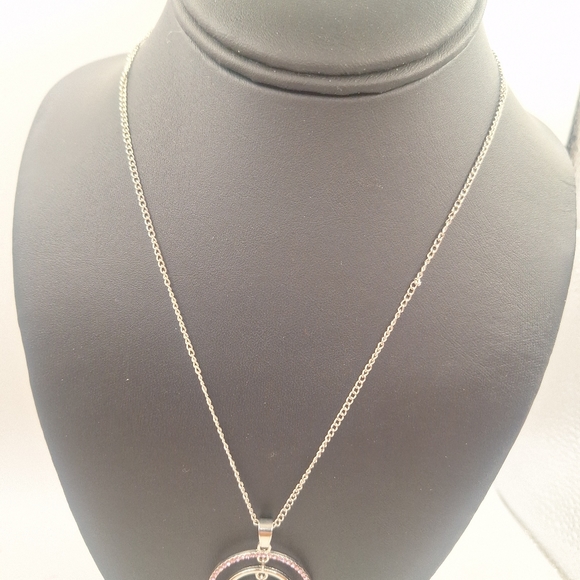 Paparazzi Pink circle pendant Necklace with matching earrings - Picture 4 of 4